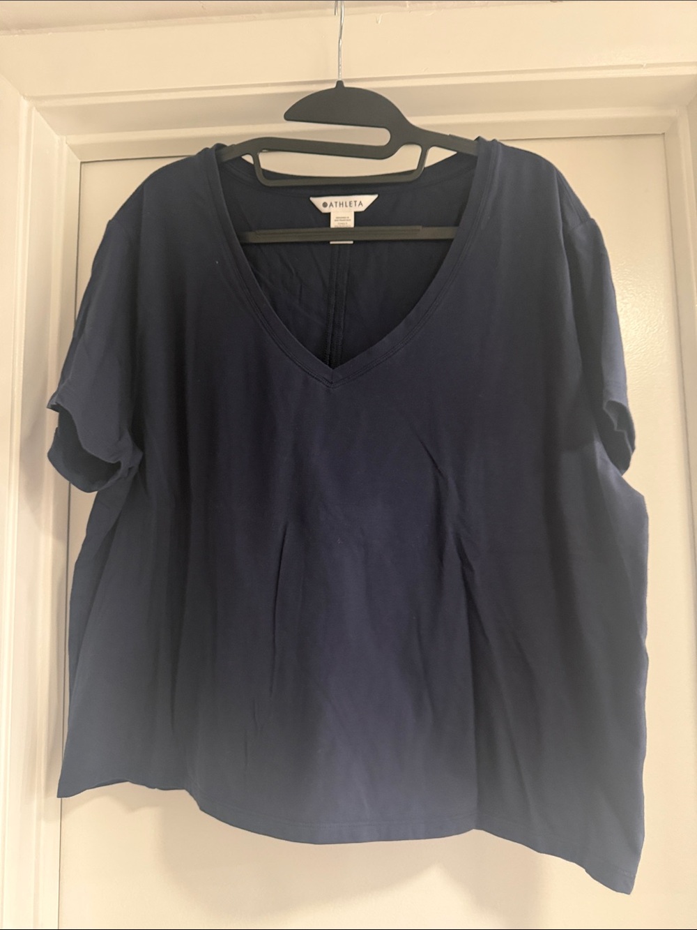 Athleta Women's Organic Daily Cropped Navy V-Neck Short Sleeve Tee Shirt
